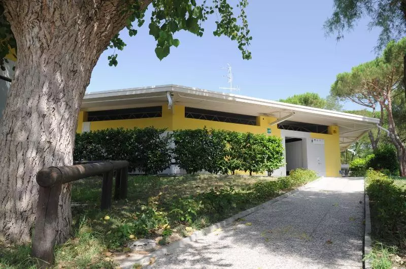 هتل Club Del Sole Adriano Family Camping Village