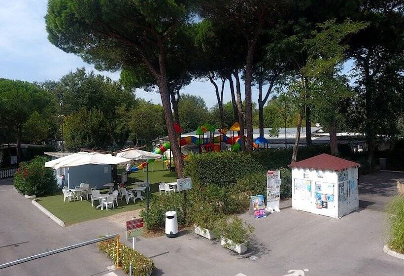 هتل Club Del Sole Adriano Family Camping Village