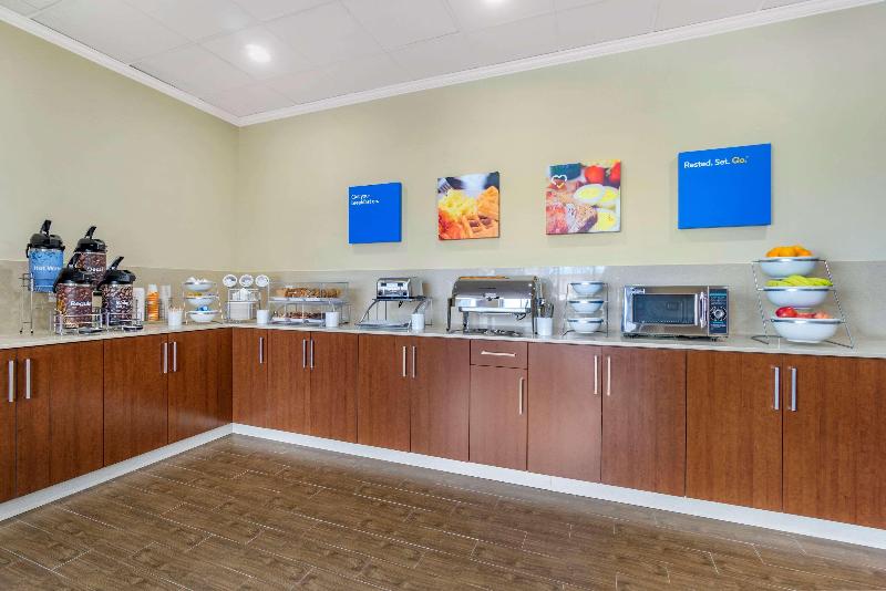 בית מלון כפרי Comfort Inn & Suites Lakewood By Jblm