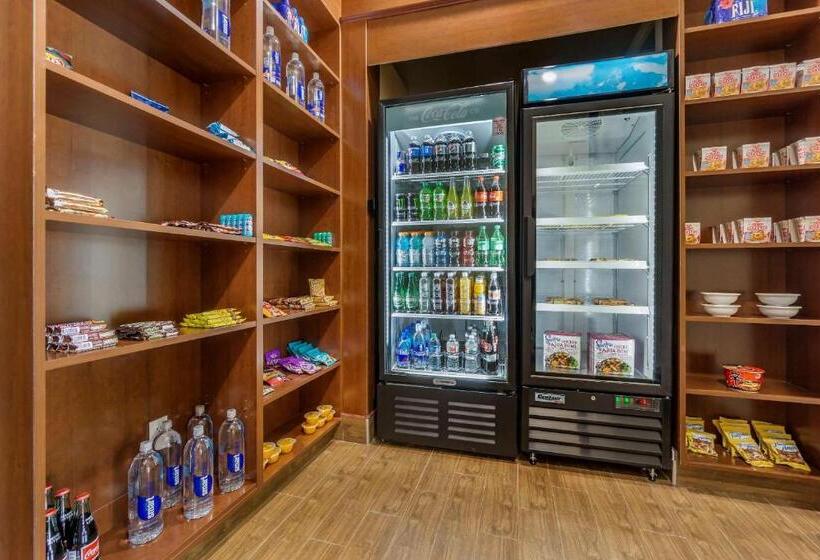 בית מלון כפרי Comfort Inn & Suites Lakewood By Jblm