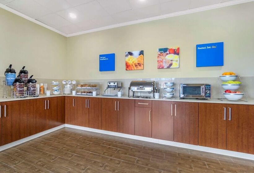 בית מלון כפרי Comfort Inn & Suites Lakewood By Jblm