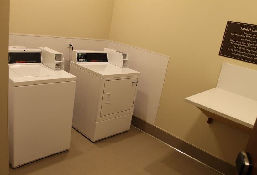 בית מלון כפרי Comfort Inn & Suites Lakewood By Jblm