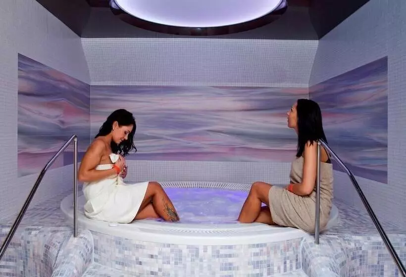 ホテル Olimp Business & Spa