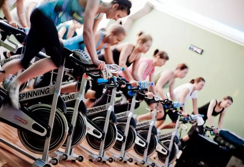 ホテル Olimp Business & Spa