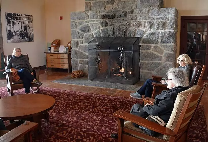 Hotelli Paradise Inn