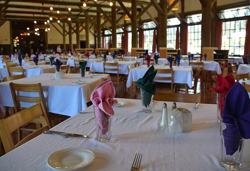 Hotelli Paradise Inn