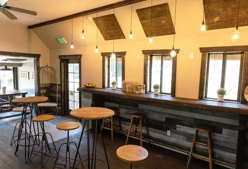 Hotelli Paradise Village