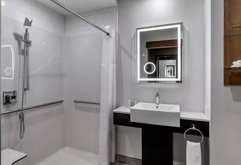 Quality Hotel & Conference Centre