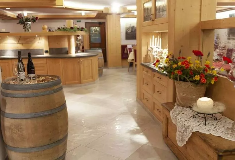 Hotelli Tirol Natural Idyll