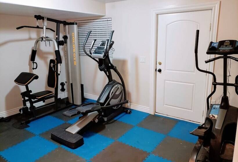 Пансион Family Crash Pad Near Slc