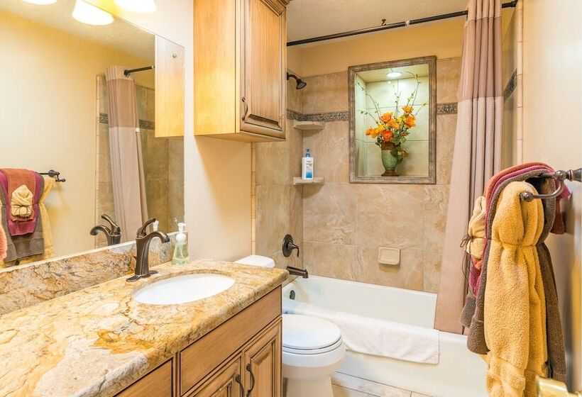 Пансион Family Crash Pad Near Slc