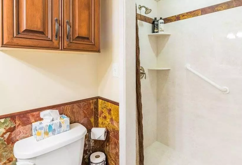 Majatalo Family Crash Pad Near Slc