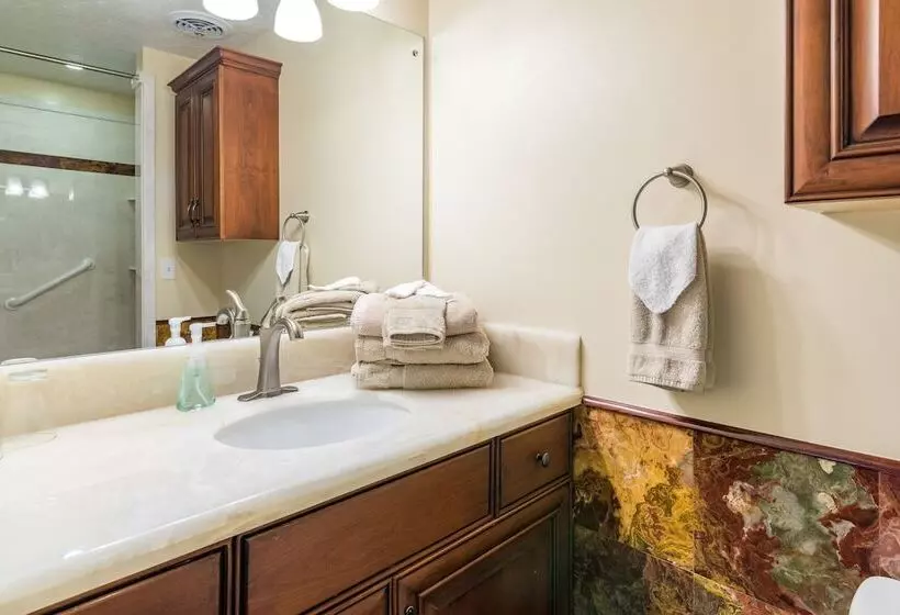 Majatalo Family Crash Pad Near Slc