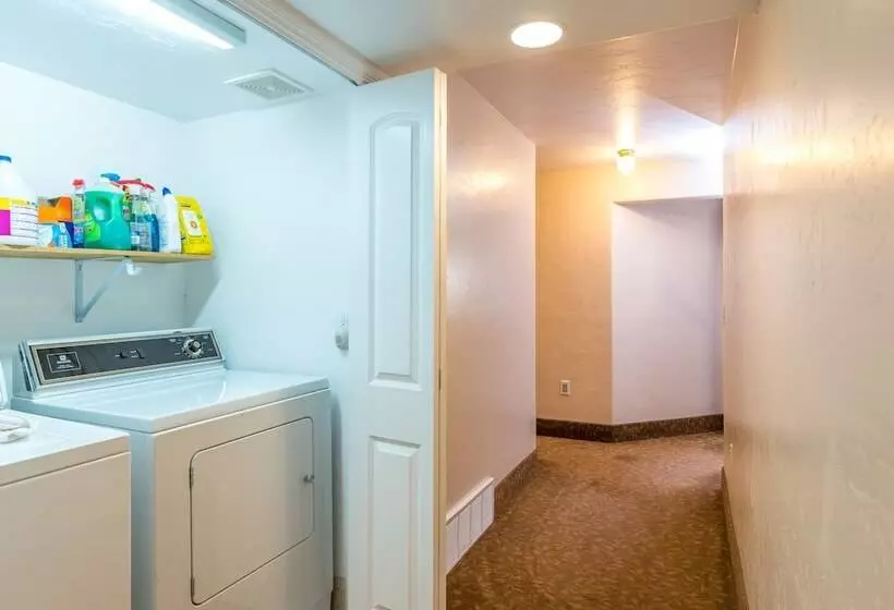 Majatalo Family Crash Pad Near Slc