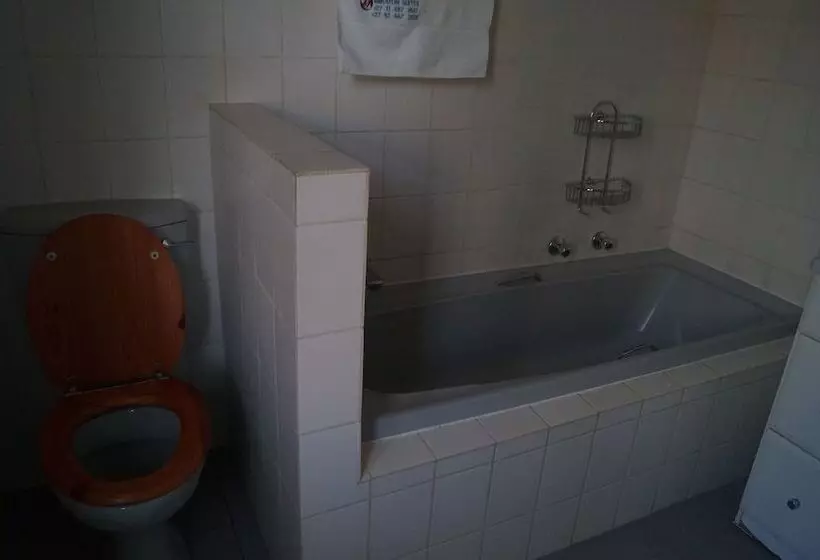 تختخواب و صبحانه Miraton Eastgate Suites