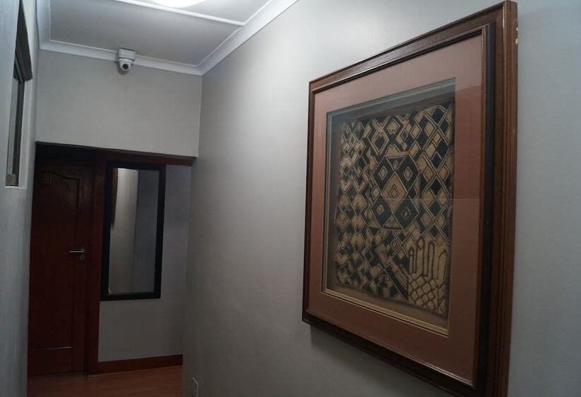 تختخواب و صبحانه Miraton Eastgate Suites