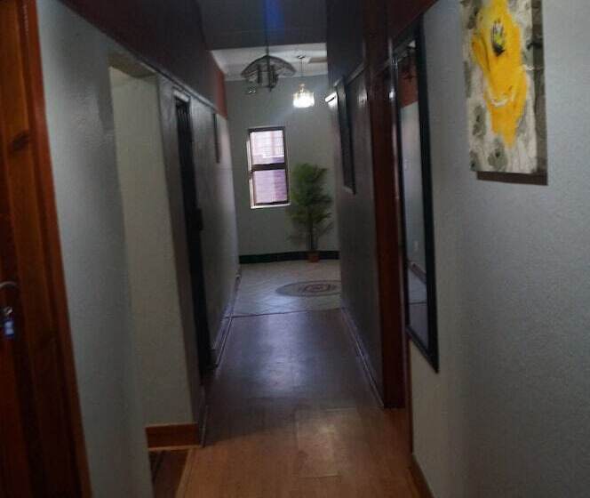 تختخواب و صبحانه Miraton Eastgate Suites