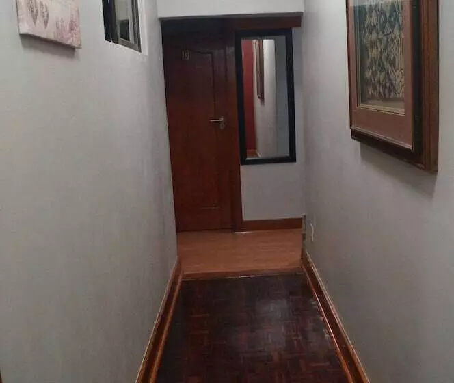 تختخواب و صبحانه Miraton Eastgate Suites