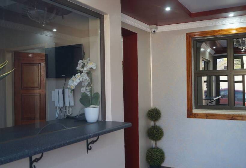 تختخواب و صبحانه Miraton Eastgate Suites