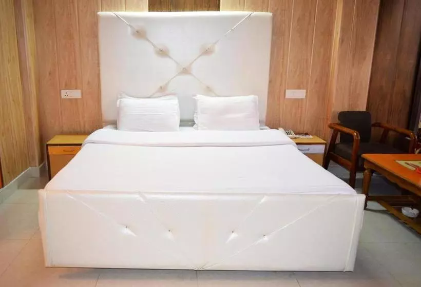 ホテル Exquisite Luxurious Presidential Stay  Pure Veg