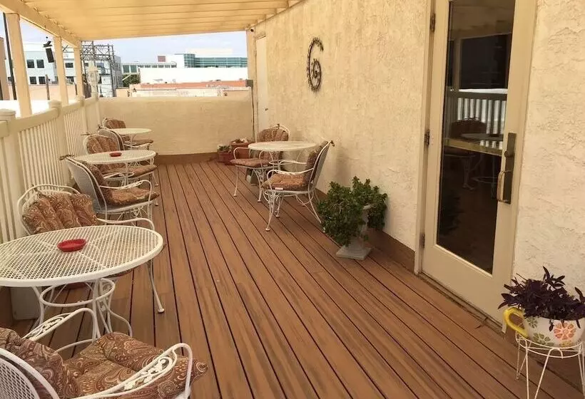 Hotelli Heritage Inn