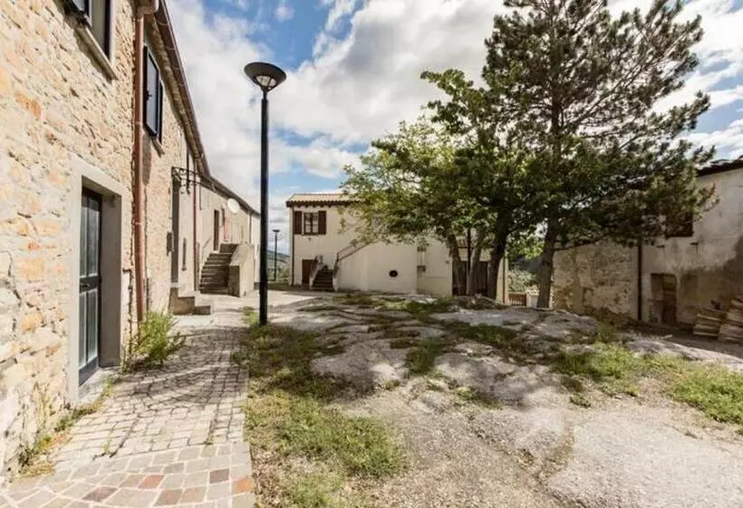 هتل Locanda Delle Grotte Di Onferno