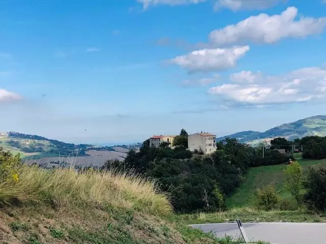 هتل Locanda Delle Grotte Di Onferno