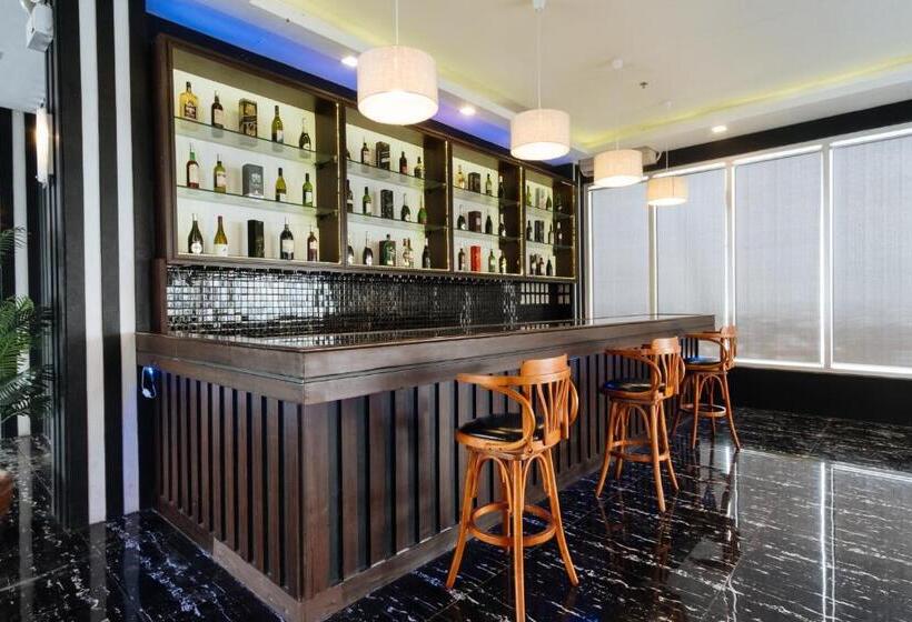 Hotel Northpointe Residences