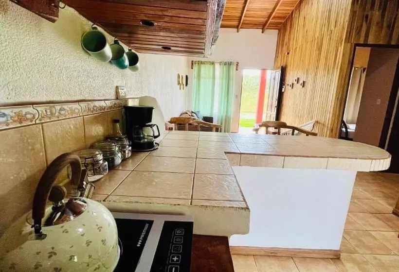 پانسیون Beautiful Casa Aire Near Lake Arenal In Nuevo Arenal   Casas Airelibre