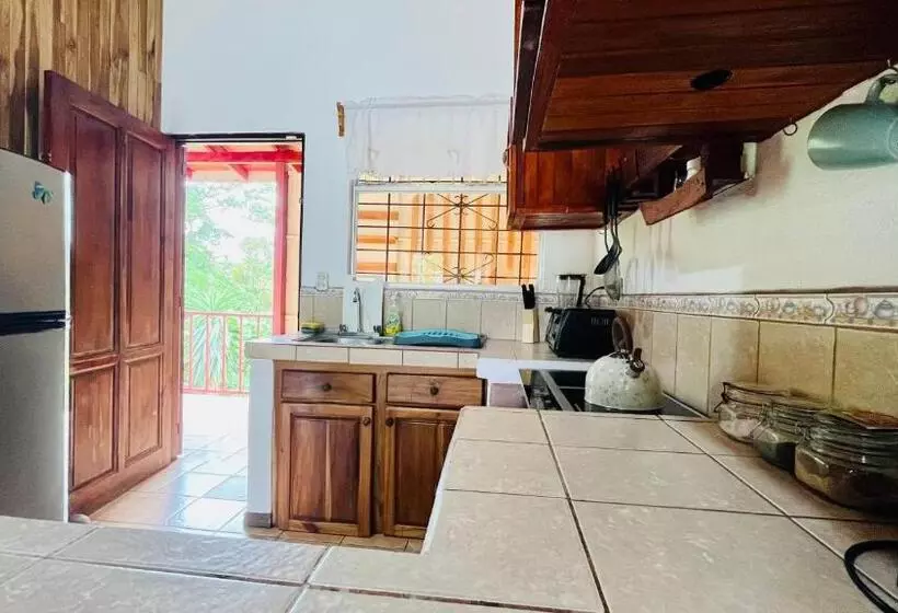 پانسیون Beautiful Casa Aire Near Lake Arenal In Nuevo Arenal   Casas Airelibre