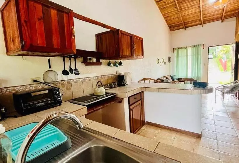 پانسیون Beautiful Casa Aire Near Lake Arenal In Nuevo Arenal   Casas Airelibre