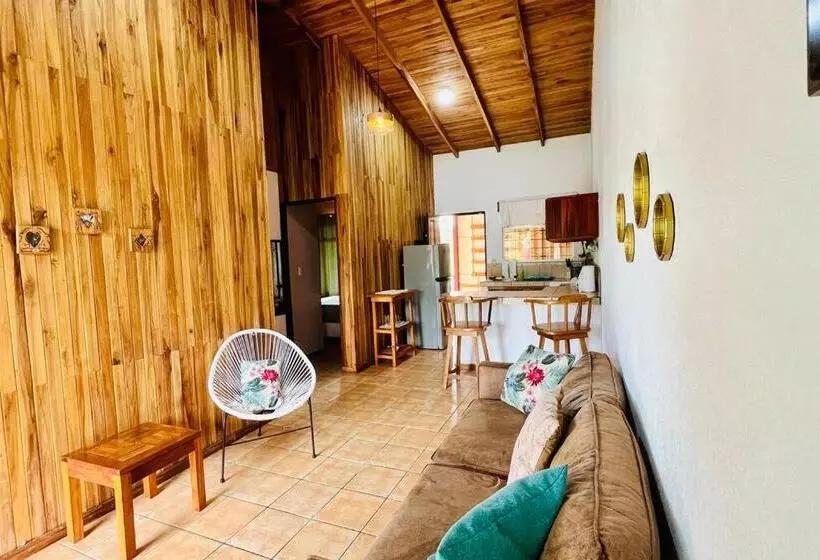 پانسیون Beautiful Casa Aire Near Lake Arenal In Nuevo Arenal   Casas Airelibre
