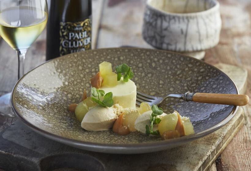 Twelve Apostles Hotel & Spa