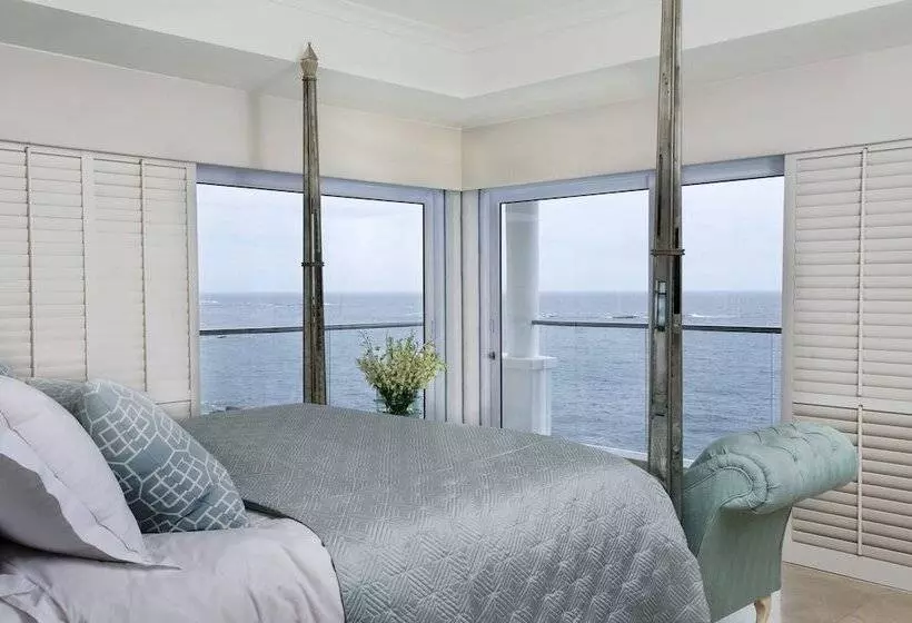 Twelve Apostles Hotel & Spa