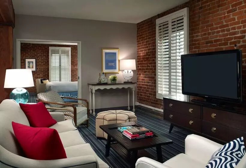 Argonaut Hotel, A Noble House