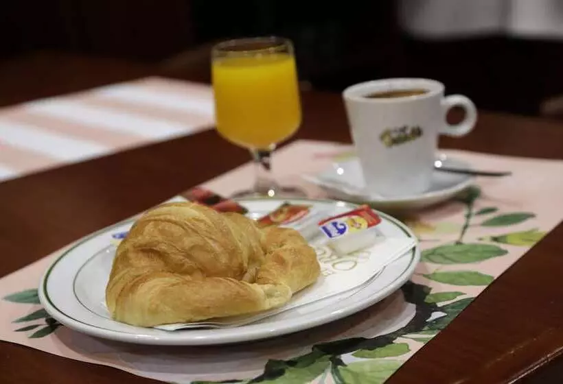 Basic Hotel Puerta De Sevilla