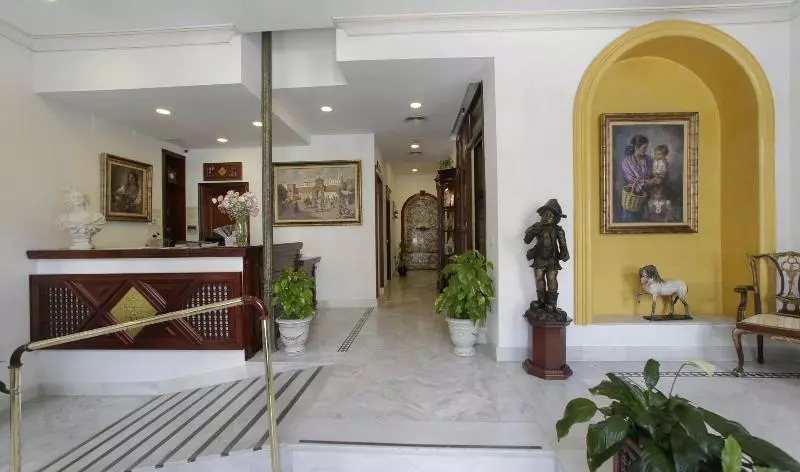 Basic Hotel Puerta De Sevilla