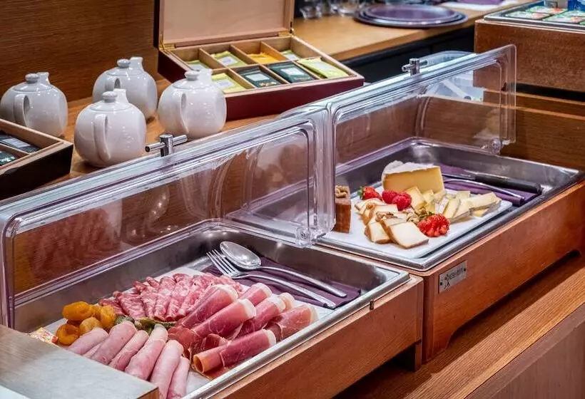 فندق Chateau Des Reynats