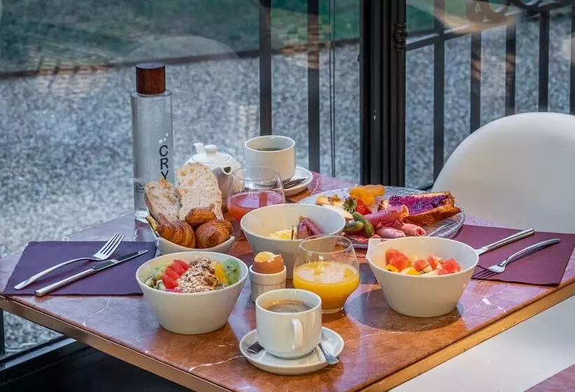 فندق Chateau Des Reynats