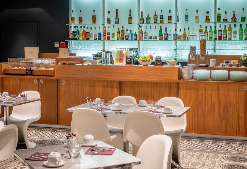 ホテル Chateau Des Reynats