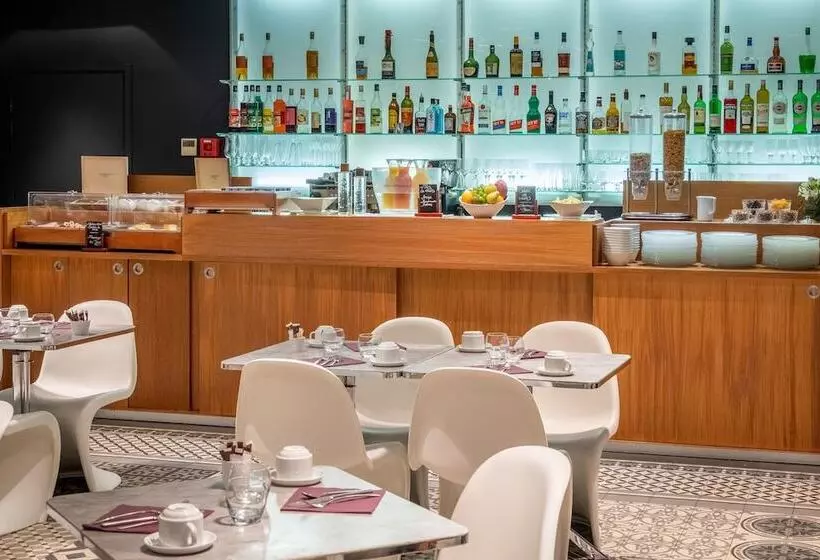 فندق Chateau Des Reynats