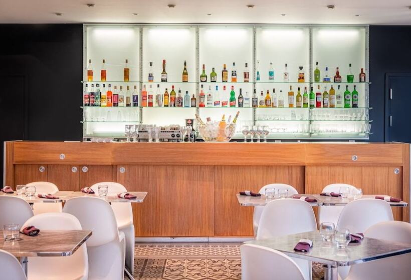 ホテル Chateau Des Reynats