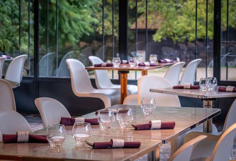 ホテル Chateau Des Reynats