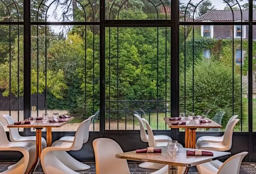 فندق Chateau Des Reynats