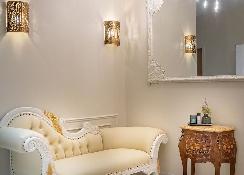 ホテル Chateau Des Reynats