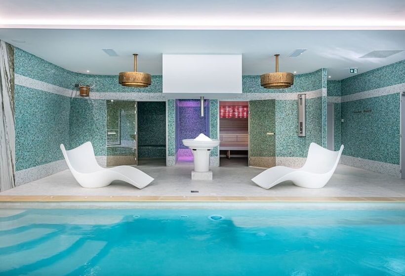 ホテル Chateau Des Reynats