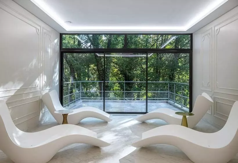 فندق Chateau Des Reynats