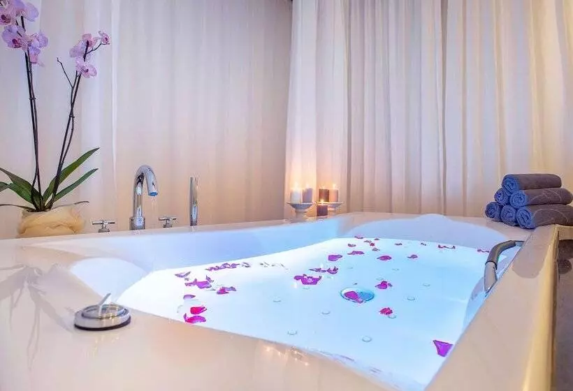 酒店 Costa Calero Thalasso & Spa