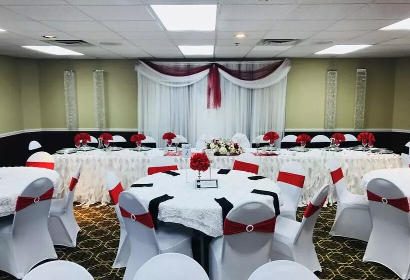 فندق Country Inn & Suites By Radisson, Battle Creek, Mi