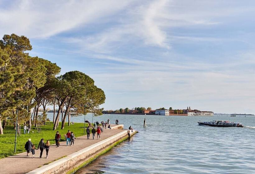 Отель Indigo Venice Sant Elena, An Ihg
